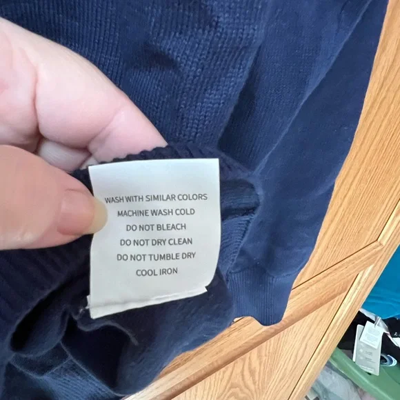 Qualfort Navy Blue Crewneck Sweater, EUC, Size M - Picture 5 of 5